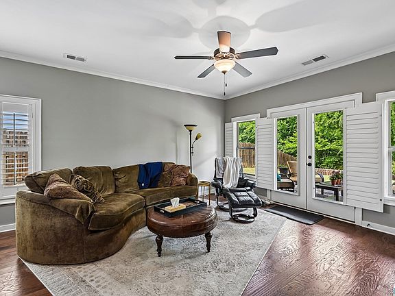 3rd image of 8197 Caldwell Dr