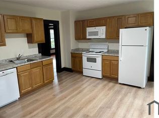 238 College St FLOOR 3, Springfield, MA 01109