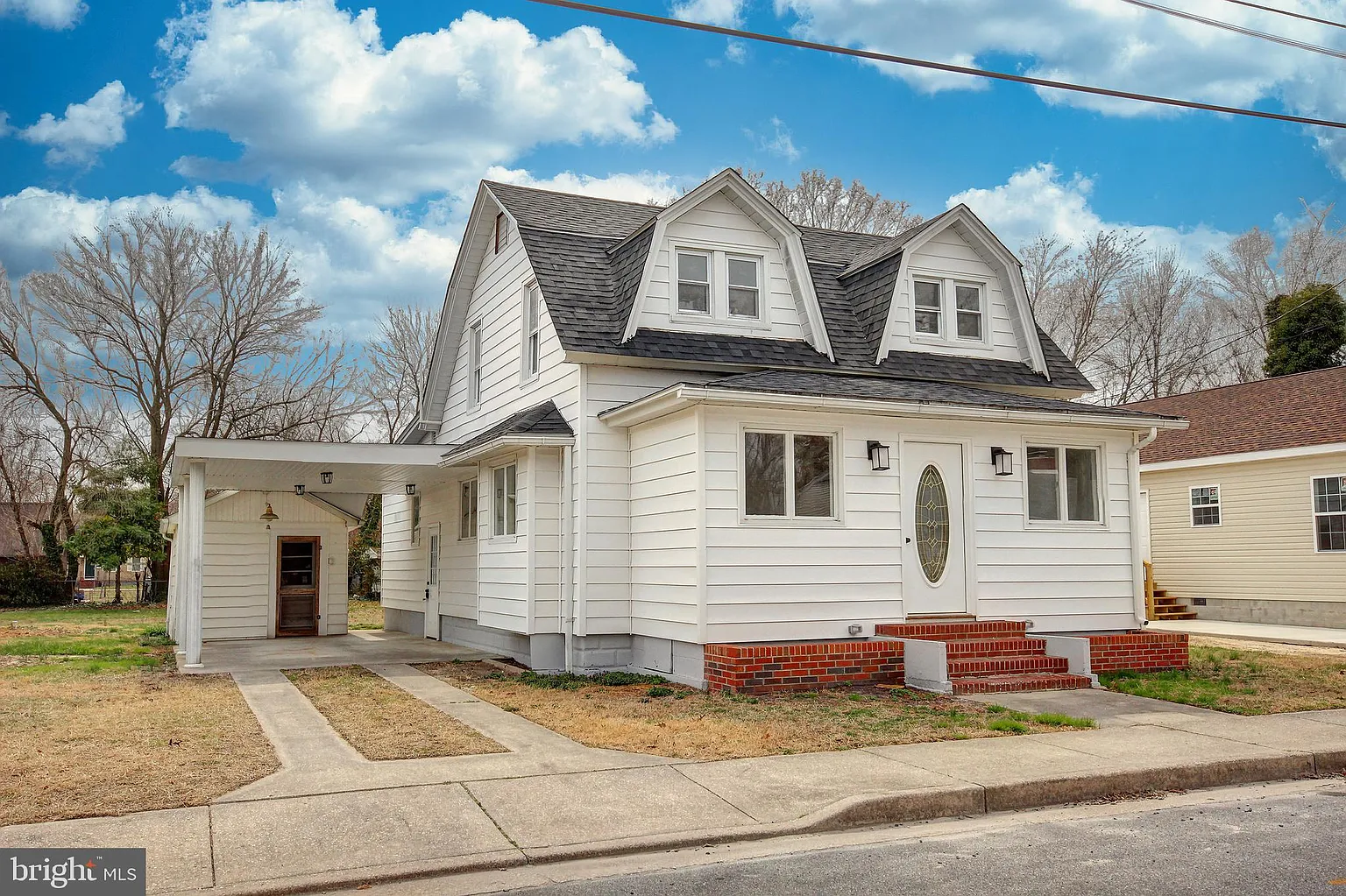 504 E East St photo 1