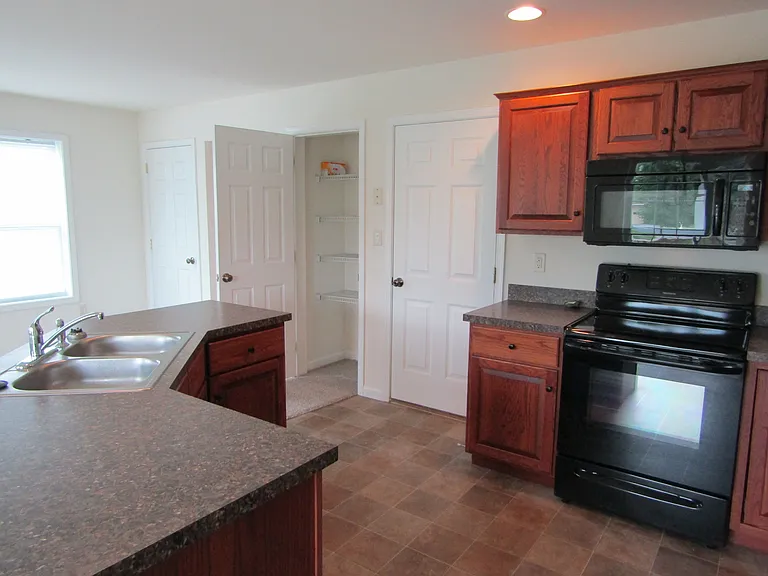 318 Mount Olive Ln — Photo 8