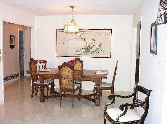 3rd image of 12A Pinehurst Manor