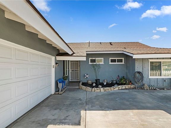 4th image of 828 N San Diego Ave