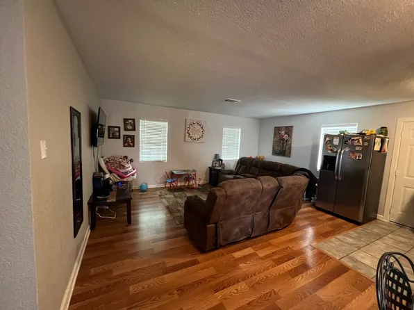 717 Meadow Ln, Mexia, TX 76667