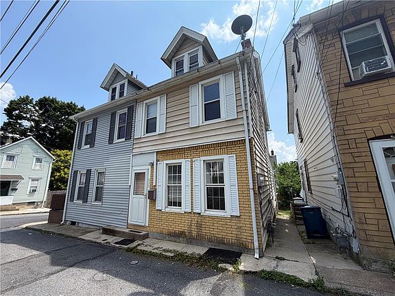 2nd image of 629 Martins Ln