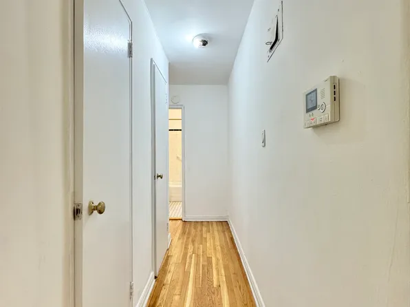 83-37 Saint James's Avenue image 4 of 8