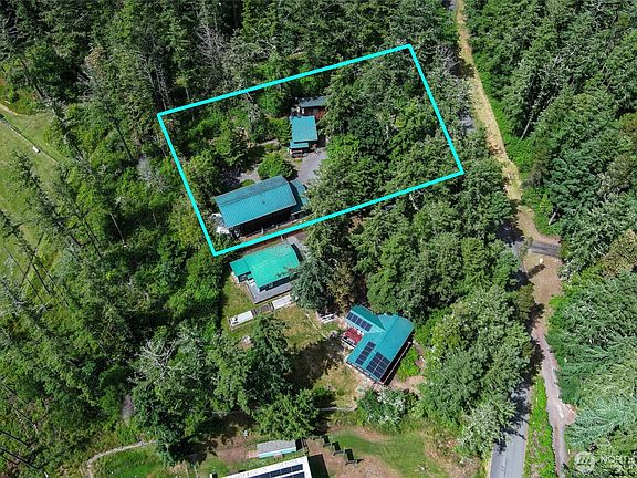 4th image of 128 White Point Road