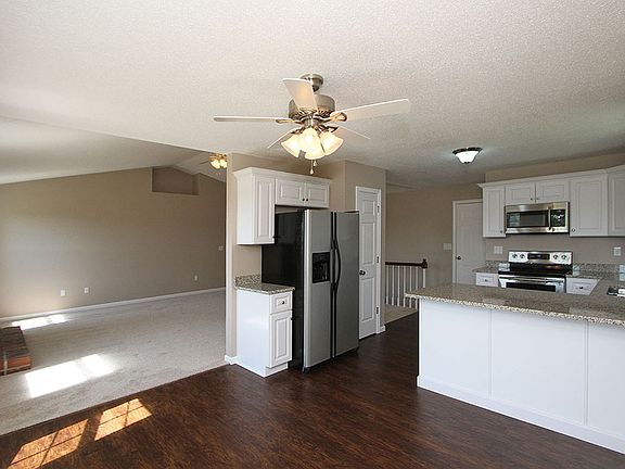 2nd image of 101 Fairway Dr