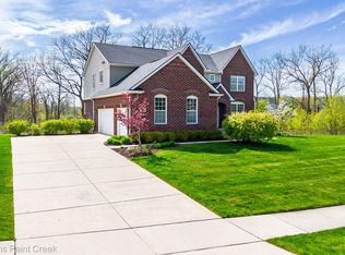 894 Wynstone Cir N, Oakland, MI 48363