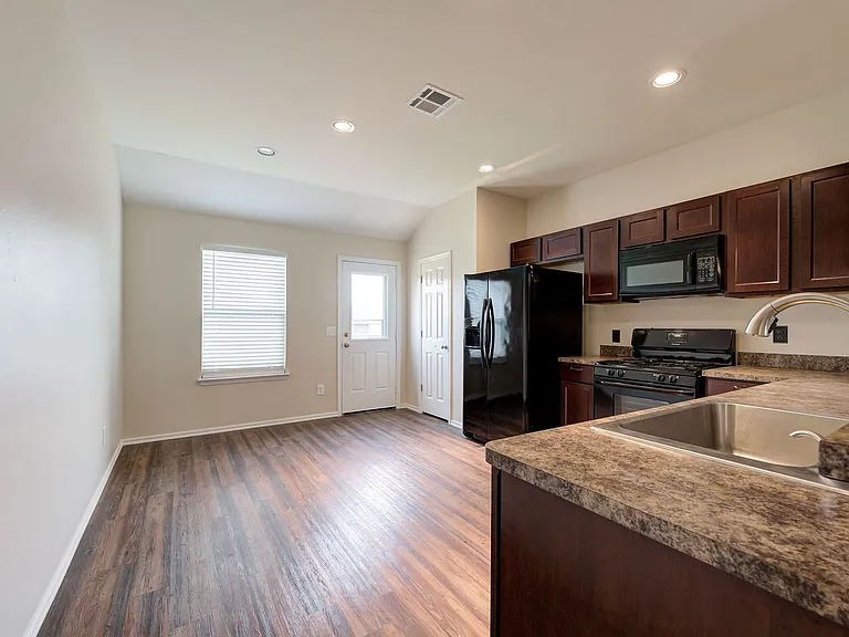 11705 NW 133rd St — Photo 10