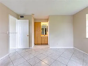 10106 Twin Lakes Dr #4 — Photo 9