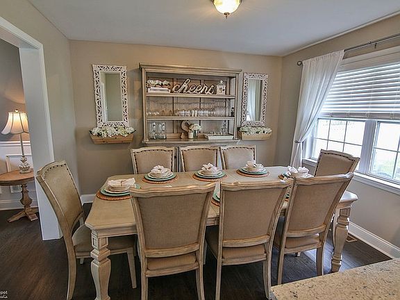 5th image of 3203 Applewood Ct