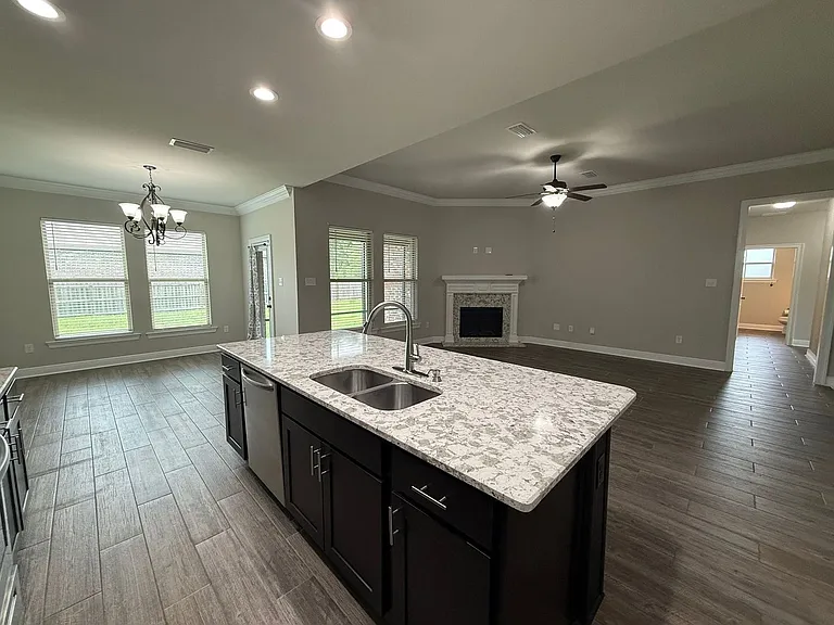 6510 Suwanee Rd — Photo 9