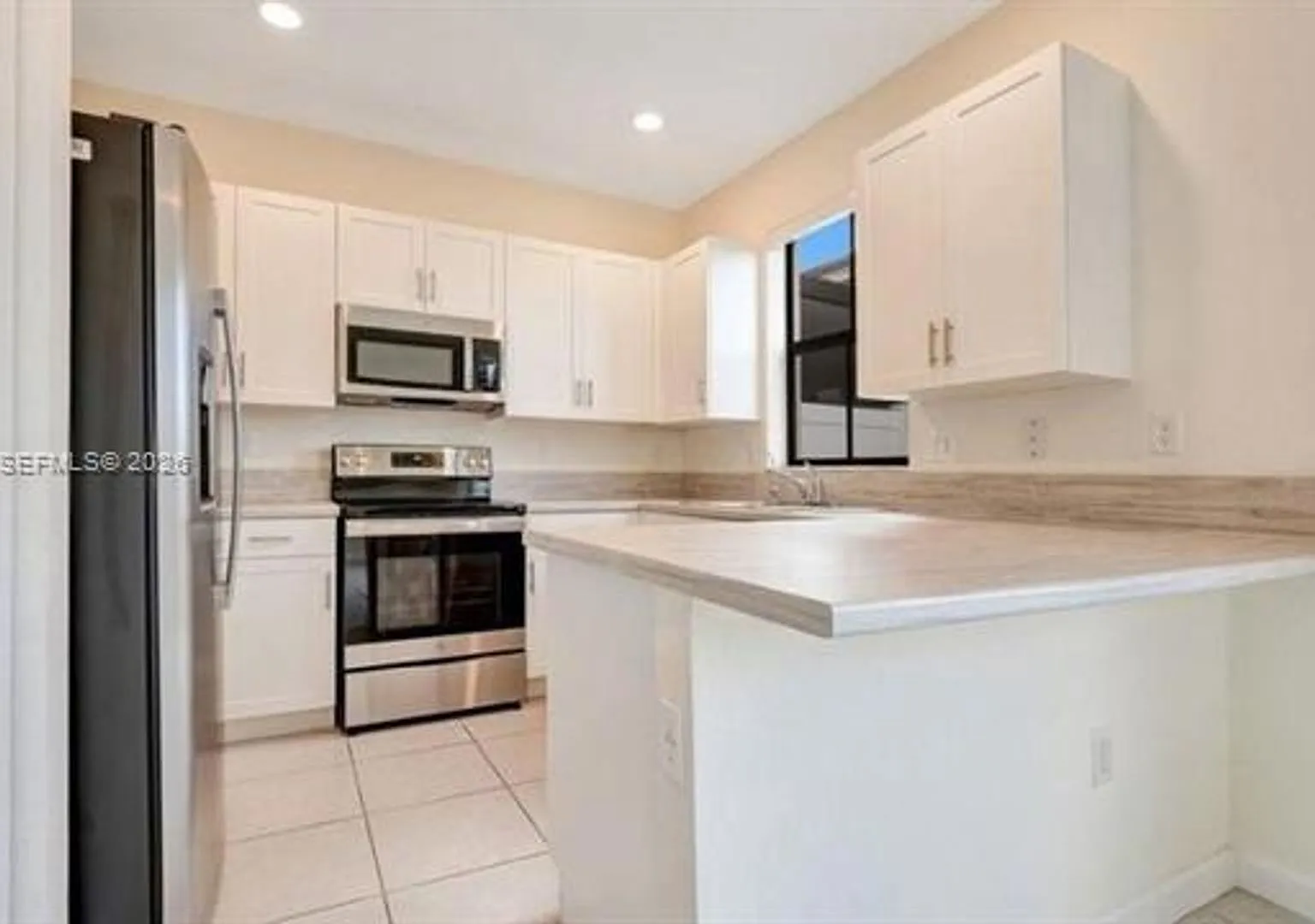 11068 W 33rd Ct th 11068, Hialeah, FL 33018 — Photo 1