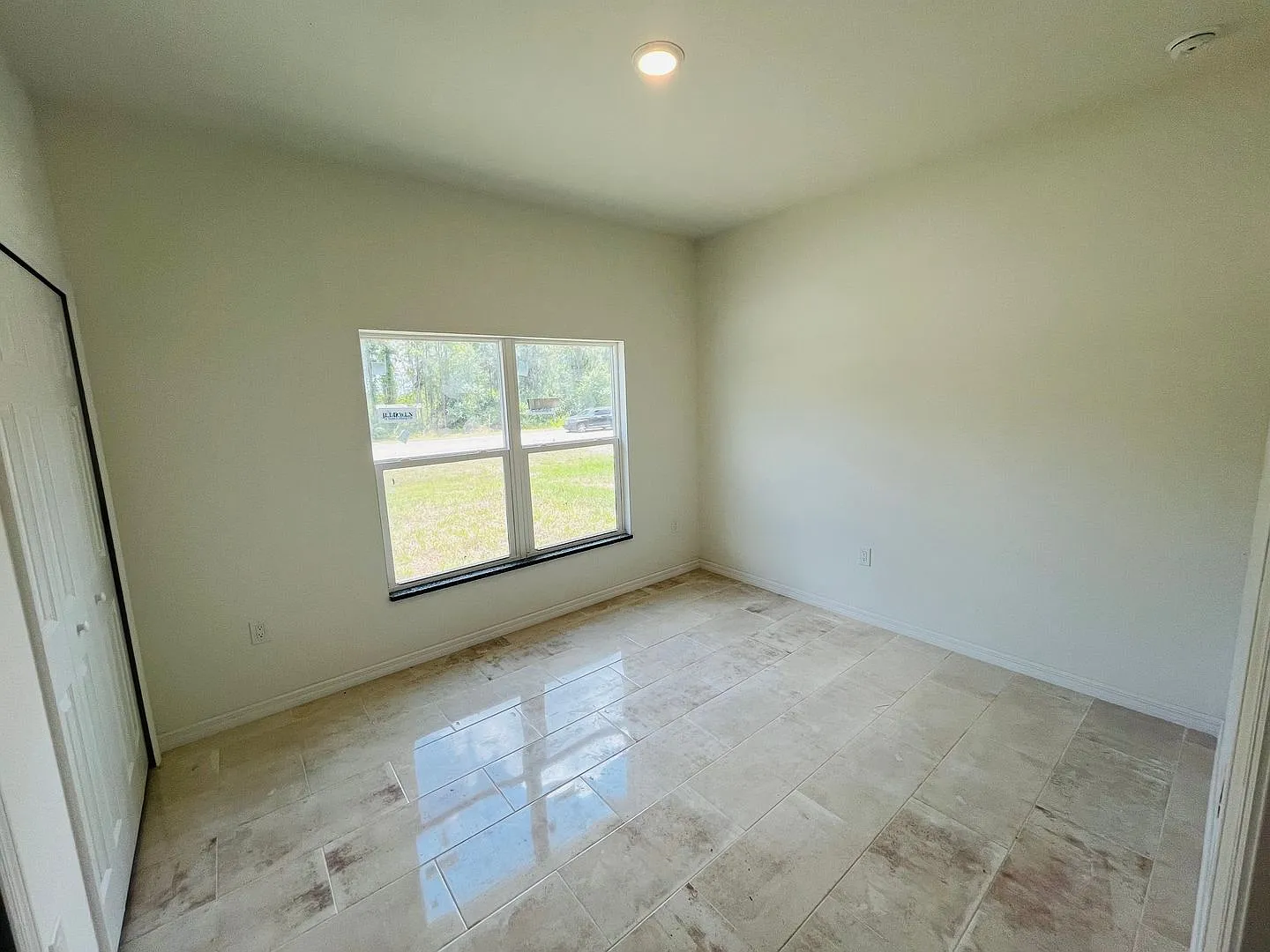 Brand New-Two Bed, Two Bath, One Car Garage — Photo 4
