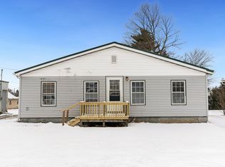 504 7th St, Howe, IN 46746