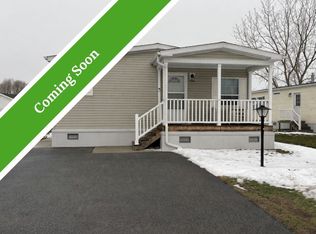 826 Willowbrook Dr #826, Lockport, NY 14094