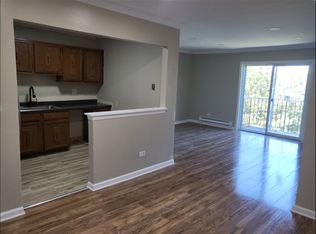 1516 Crimson Ln APT 3B, Palatine, IL 60074