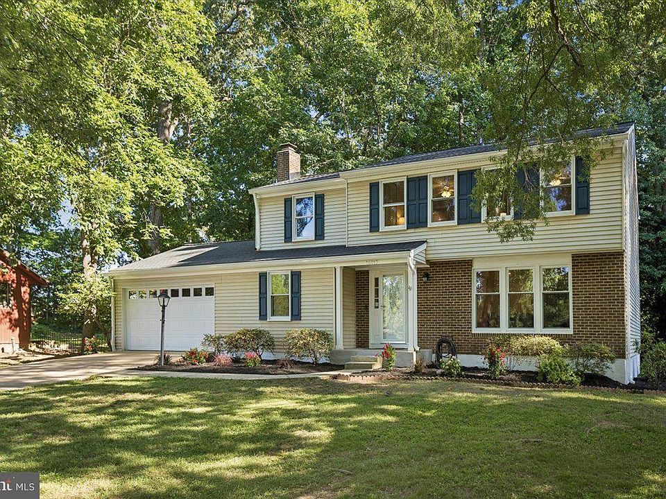 1st image of 16017 Fairway Dr