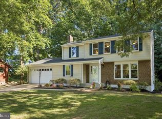 16017 Fairway Dr, Dumfries, VA 22025