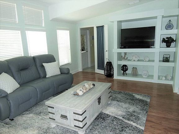 4th image of 1677 Deverly Dr