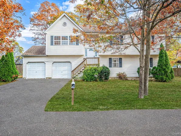 1 Wendy Drive, Farmingville, NY 11738