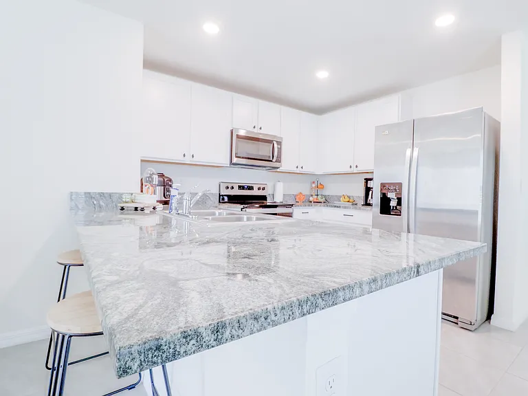 8695 SW 46th Ave — Photo 10
