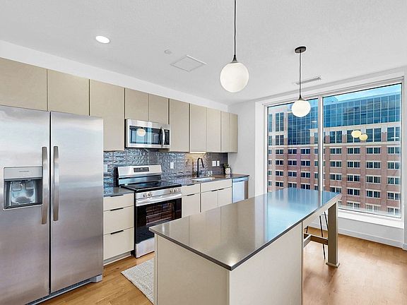 4th image of 386 Wabasha St N #608