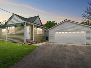 2028 W Oakwood Rd, Oak Creek, WI 53154