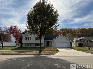 1804 Fox Valley Dr SW, Rochester, MN 55902