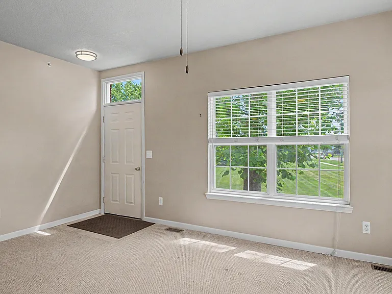 43018 Burlington Dr — Photo 18
