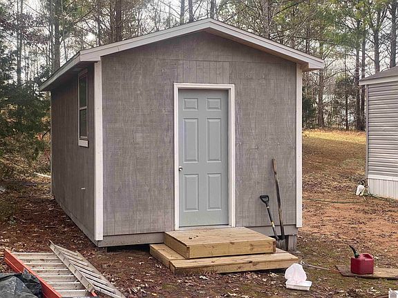 4th image of 165 Horseshoe Cir