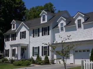 55 Stortini Dr, Rhinebeck, NY 12572