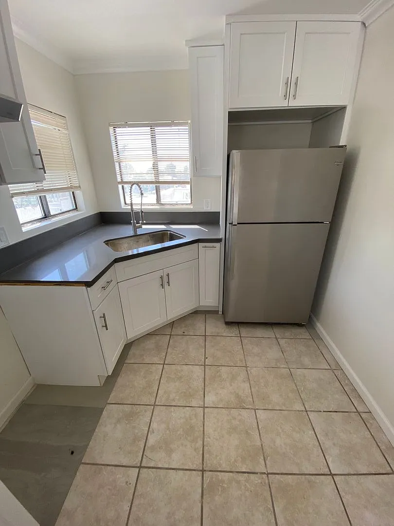 400 Washington Avenue — Photo 2