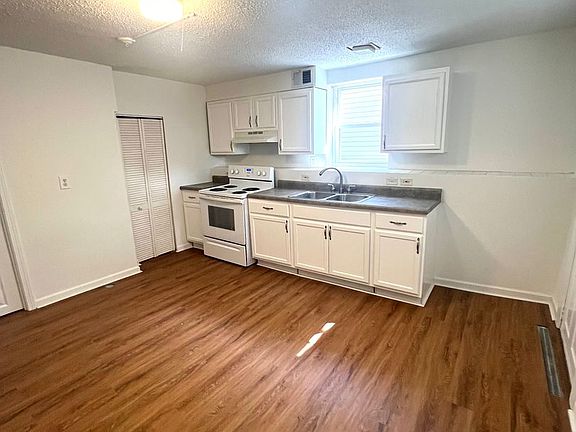 2nd image of 6746 Nashville Ave