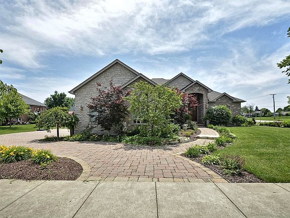 3rd image of 8165 Katy Ln