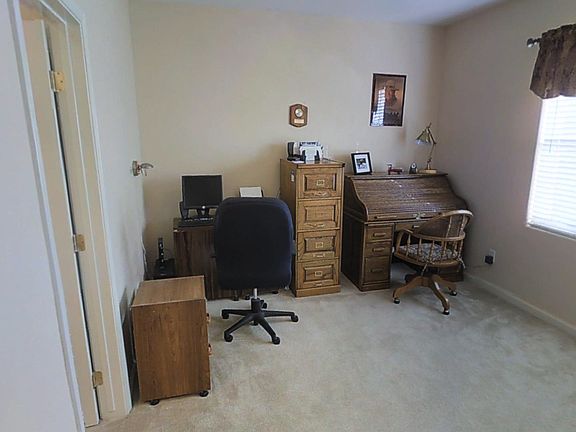 3rd image of 722 E La Vida Ave