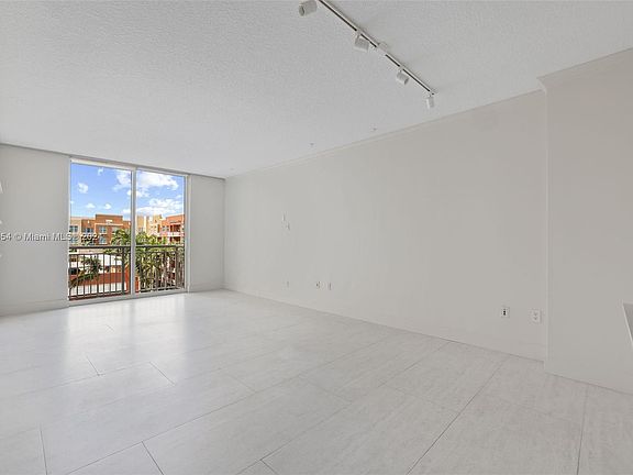 5th image of 2000 N Bayshore Dr APT 613