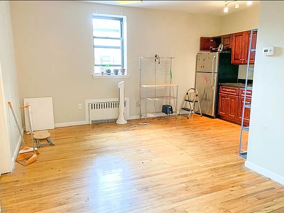 2nd image of 863 Hancock St APT 3B
