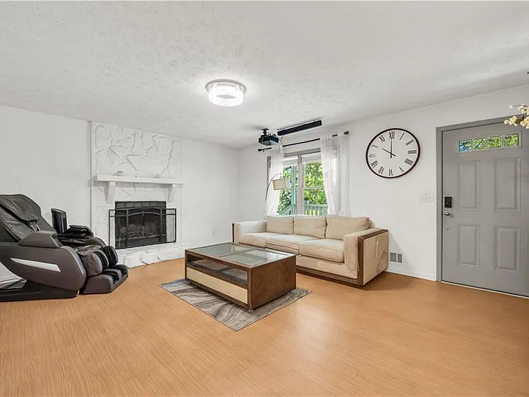5712 Port Dr — Photo 3
