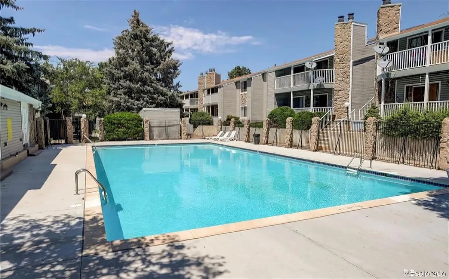 1 bed, 734 sqft, $1,680 — Photo 2