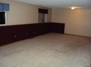 9427 Oriole Ln, Monticello, MN 55362