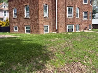 110 E Columbia Ave #3, Davenport, IA 52803
