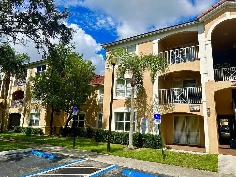 5620 NW 61st St #1208