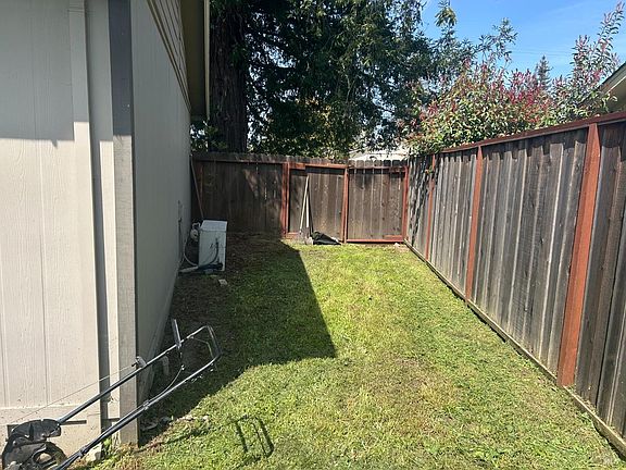 4th image of 1583 Virginia Way