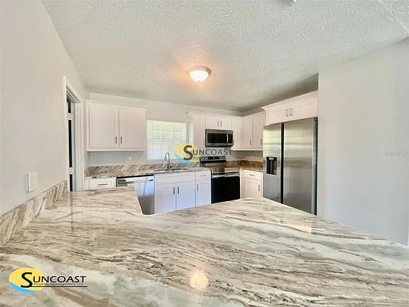 5th image of 1419 NE 25th Pl