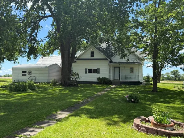 506 S 7th St, Leonard, MO 63460