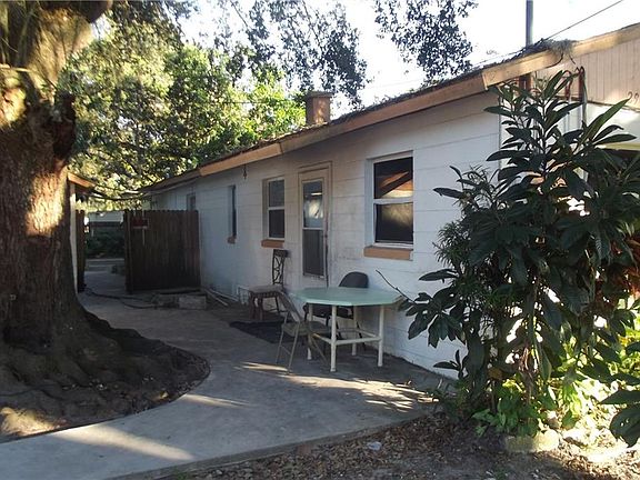 3rd image of 2927 Pioneer St