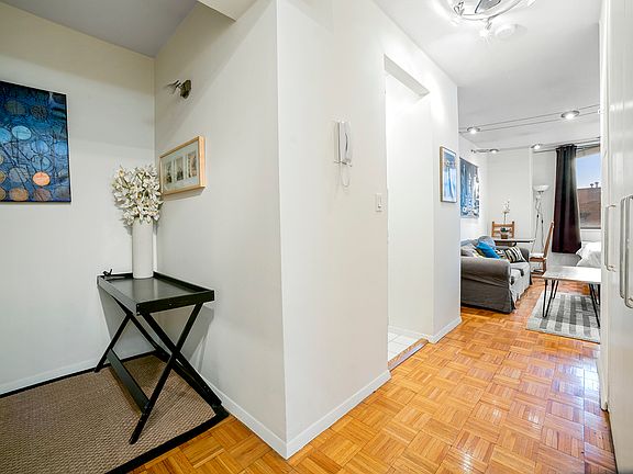 5th image of 393 W 49th St #4LA