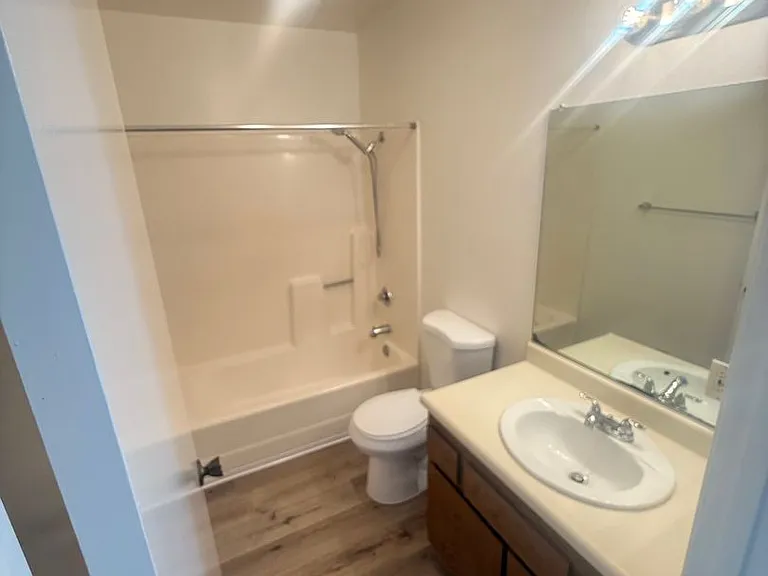 601 E Pine Ave — Photo 11