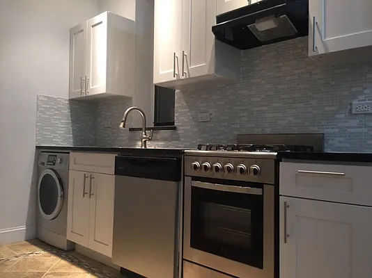 Rented by Bohemia Realty Group | media 20